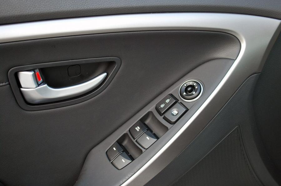  Hyundai Elantra GT 2012 года  (фото 57 из 151)